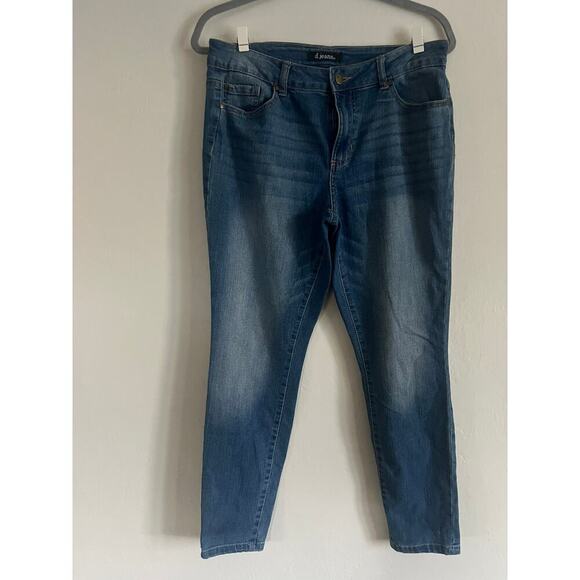D. Jeans‎ size 8 Blue Tapered Leg Mid Rise Medium Wash Stretch Denim - Picture 1 of 3